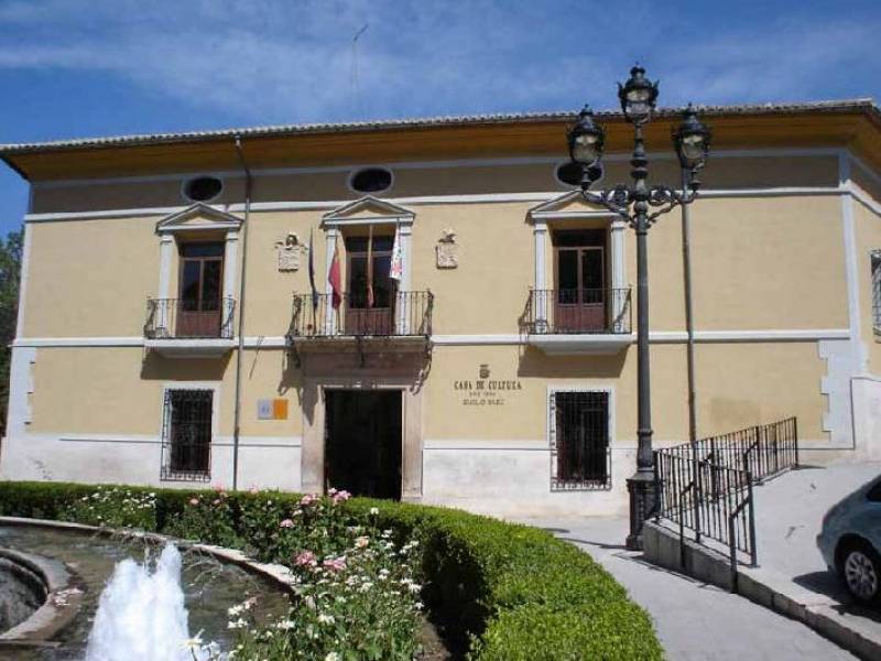 Restoration and repairs begin at the Casa de la Cultura in Caravaca