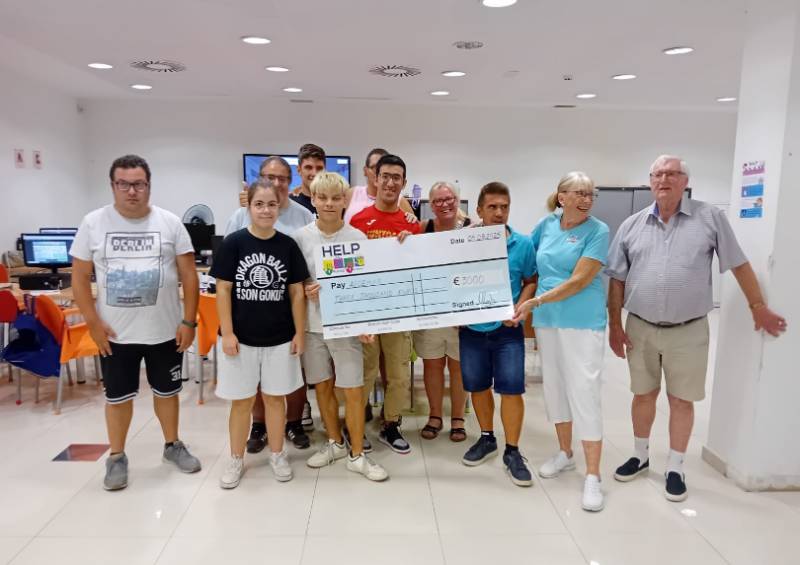 HELP Murcia Mar Menor donates €3000 to San Javier charity