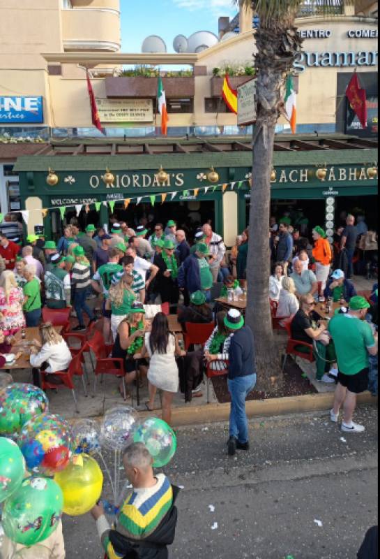 Cabo Roig turns green as thousands celebrate St Patrick's Day parade