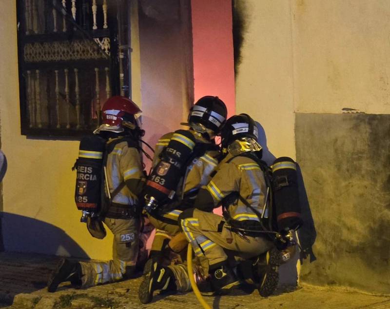 Search continues for missing Mazarrón man after a house fire in La Atalaya