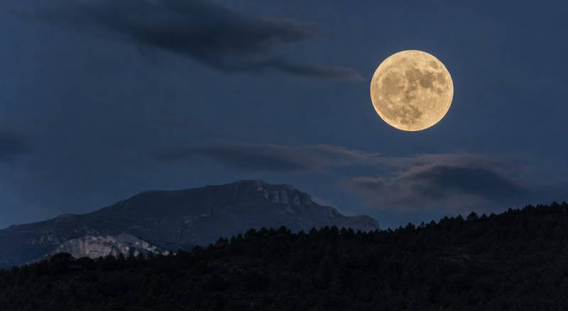 Buck Moon to rise over Spain this week ahead of August's eclipse